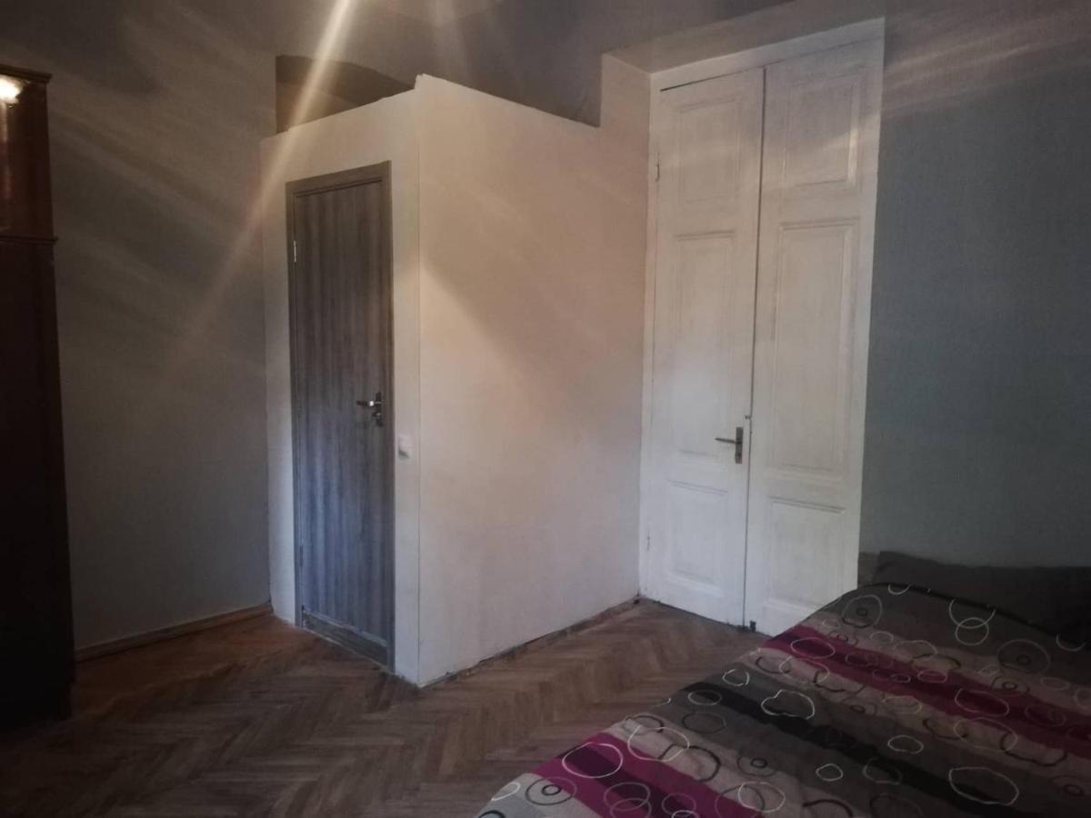 Eka'S Apartment On Marjanishvili Tbilissi Extérieur photo