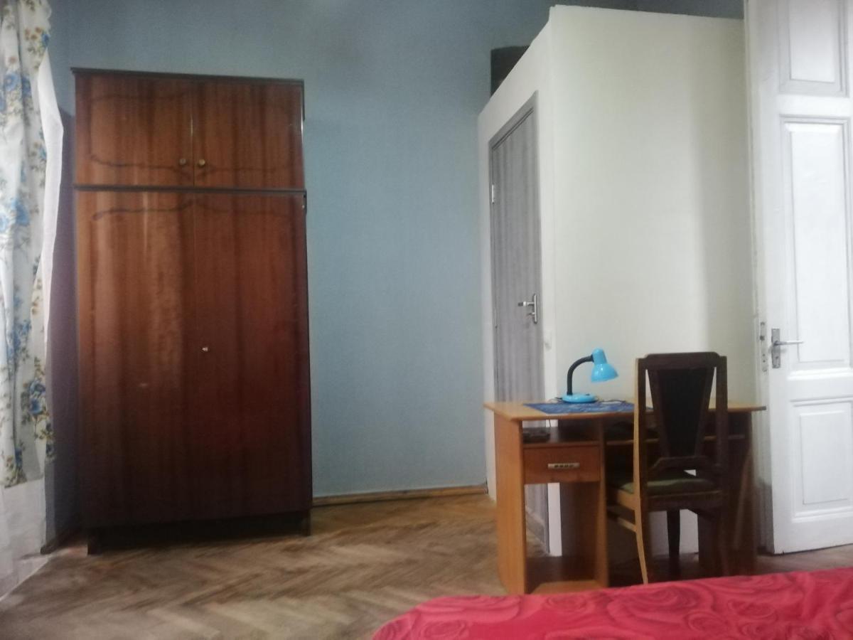 Eka'S Apartment On Marjanishvili Tbilissi Extérieur photo